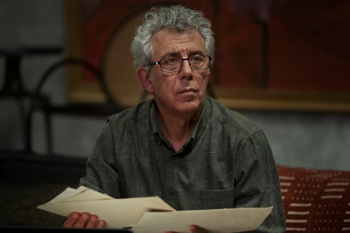 Eric Bogosian as Daniel Molloy - Interview with the Vampire Season 2, Episode 2