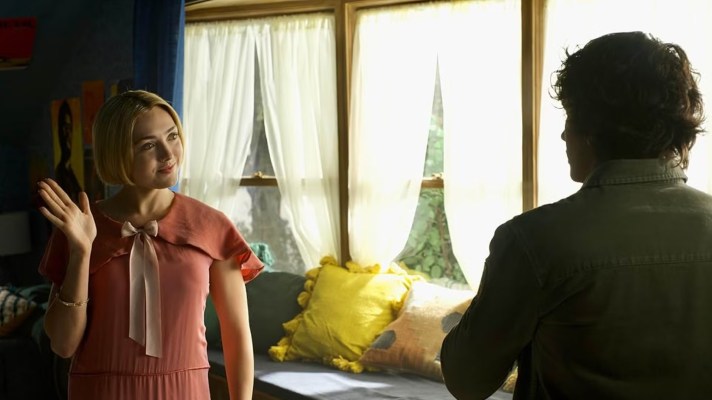 GIRL HAUNTS BOY - Peyton List as Bea