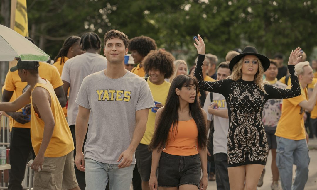 Benny (Benito Skinner), Carmen (Wally Baram), Holmes in OVERCOMPENSATING